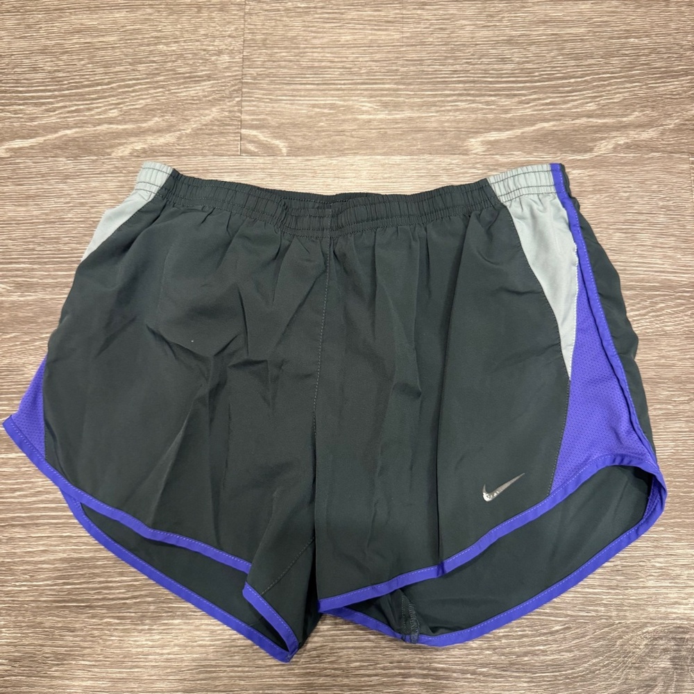 Nike Dri-FIT Women's Grey Purple Athletic Shorts Size Medium